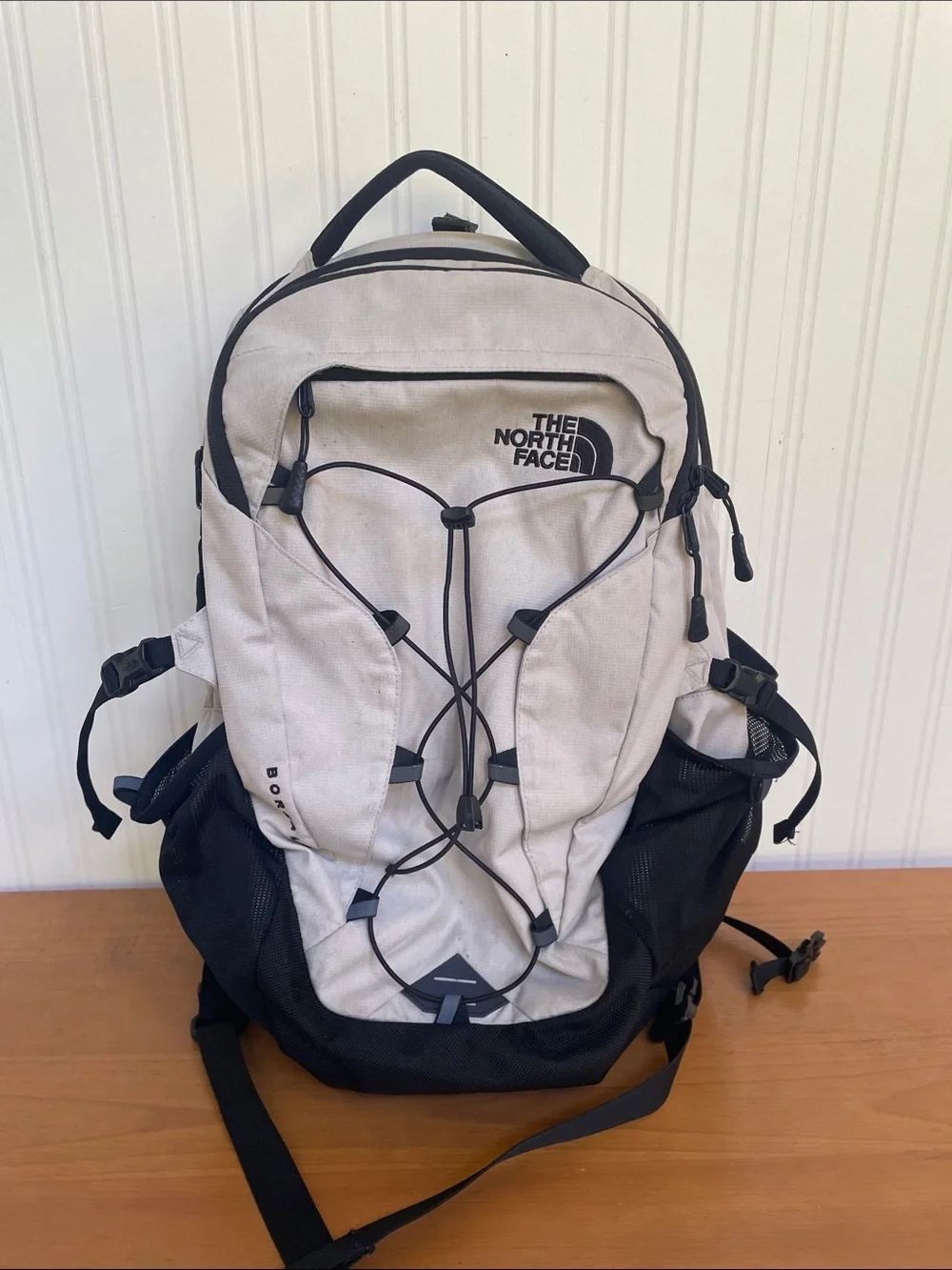 The North Face Borealis Backpack Light Gray & Black laptop sleeve